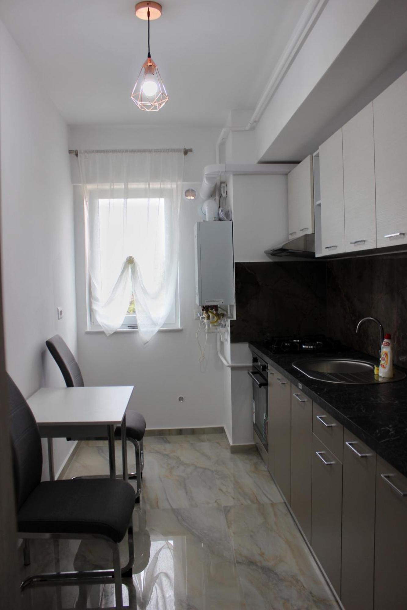Cozy Apartments In Centre Of Suceava Near Kaufland And University Exterior foto